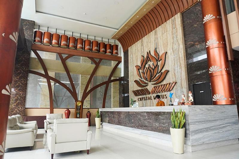 Crystal Lotus Hotel Джокьякарта Экстерьер фото