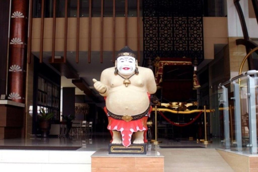 Crystal Lotus Hotel Джокьякарта Экстерьер фото